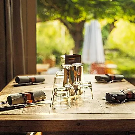 L'alcove Restaurant מלון 3*